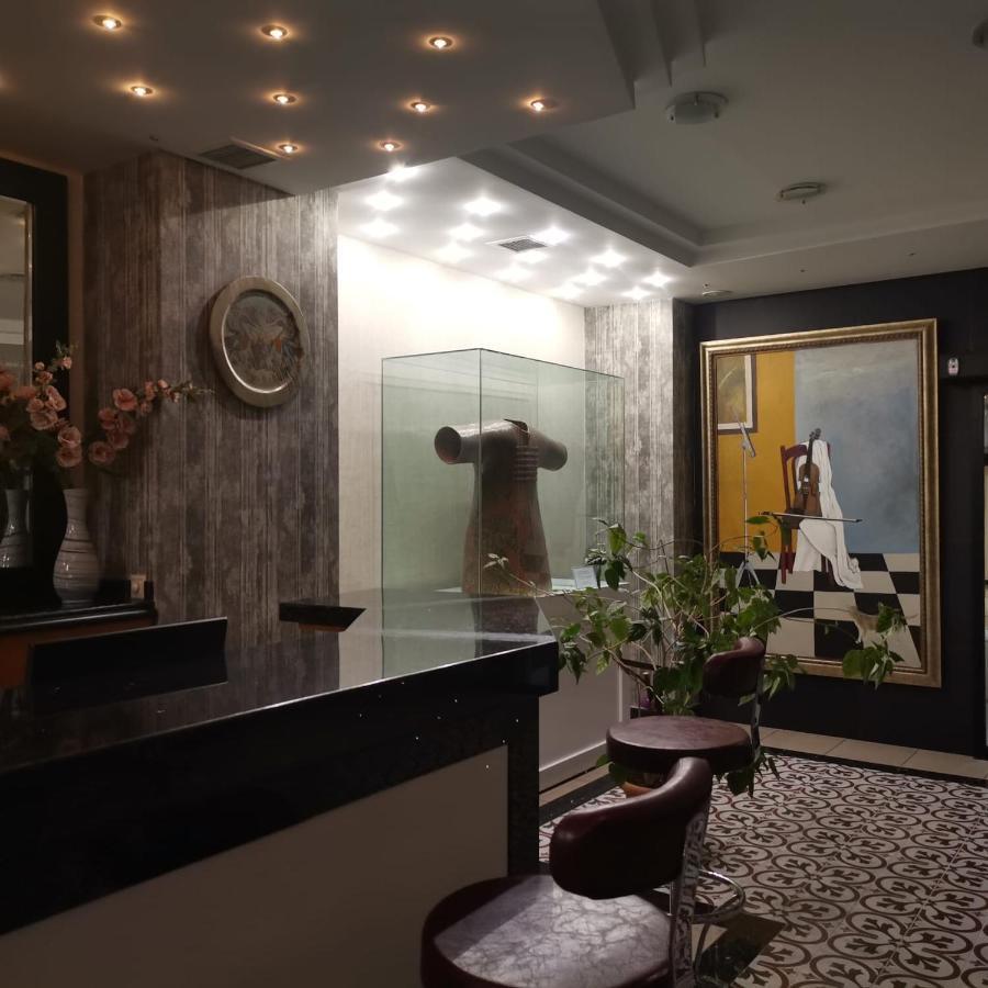 Hotel Iris & 4*
