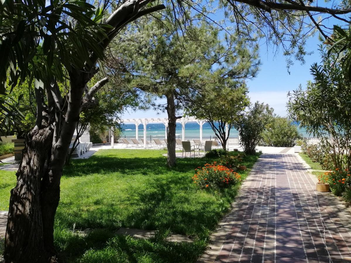 Hotel Iris &